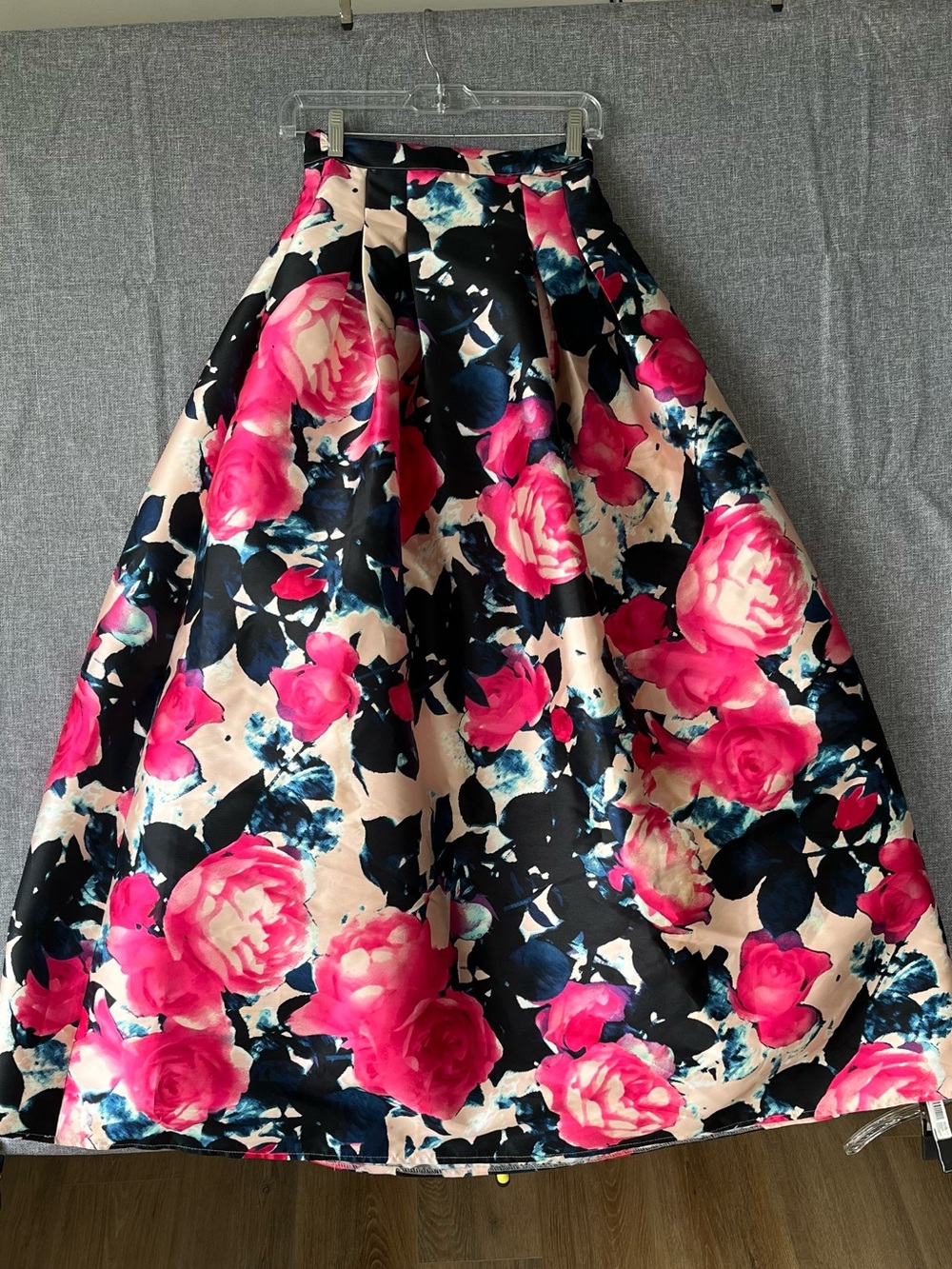 B Darlin Floral Full Skirt in Hot Pink, Navy & Cream - Picture 3 of 6